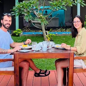 The Cave By Blue Bird Hotel Negombo